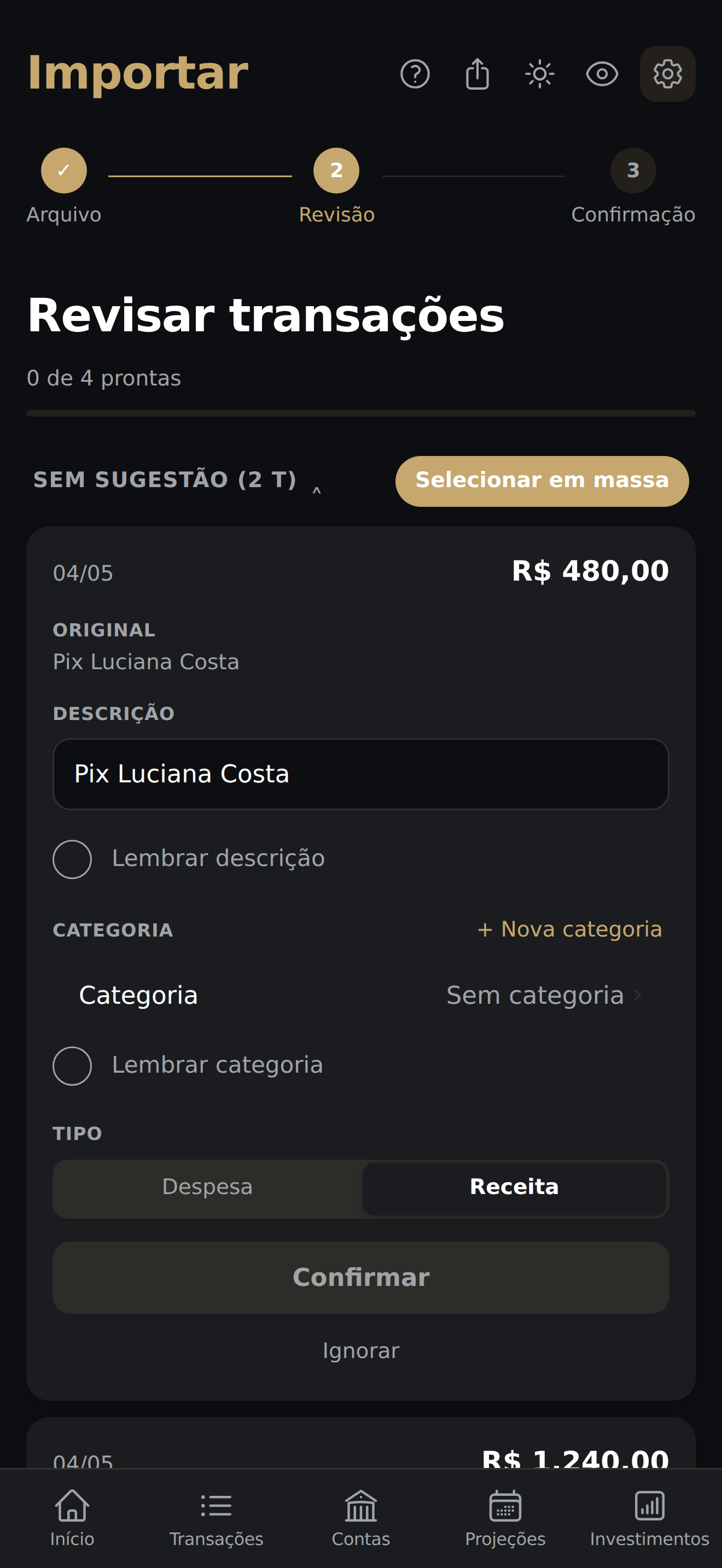 Tela de revisão de transações com categorias sugeridas automaticamente